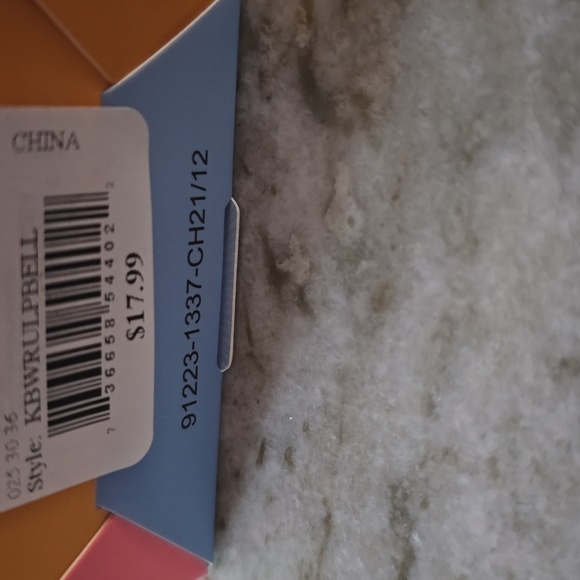 DISNEY PRINCESS BELLE WET BRUSH ORIGINAL DETANGLER - Picture 6 of 9